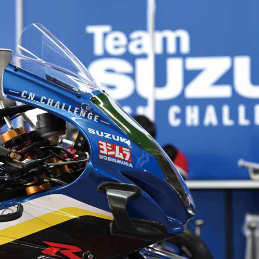 2025 SUZUKI RACE カレンダー (卓上タイプ)