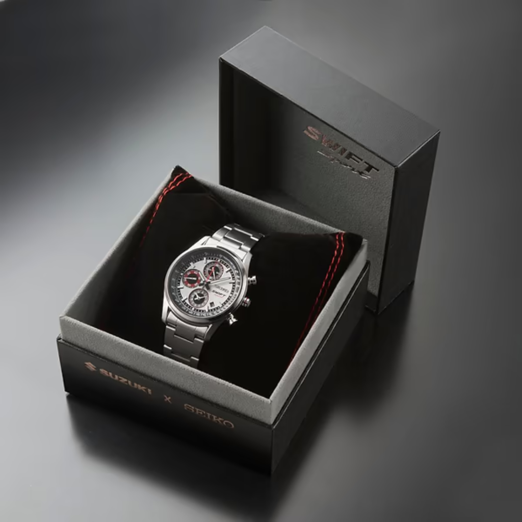 SUZUKI SWIF SPORT × SEIKO コラボレーション クロノグラフウォッチ【PREMIUM SILVER】