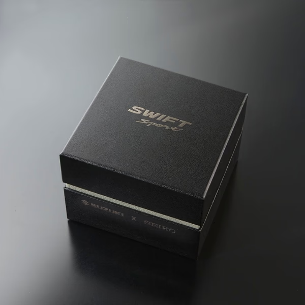 SUZUKI SWIF SPORT × SEIKO コラボレーション クロノグラフウォッチ【PREMIUM SILVER】